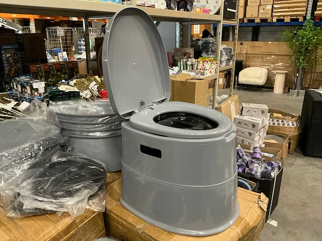 Partij draagbare toiletten (40x) - afbeelding 1 van  4