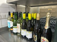Partij drankflessen en krat bier - afbeelding 5 van  5