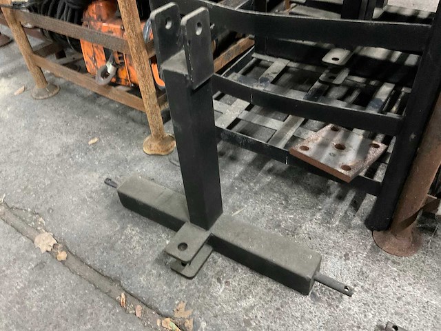 Partij driepunt inrichting met trekhaak - afbeelding 1 van  9