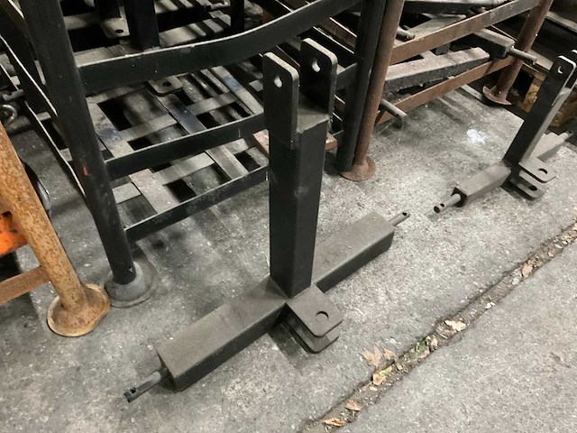 Partij driepunt inrichting met trekhaak - afbeelding 2 van  9