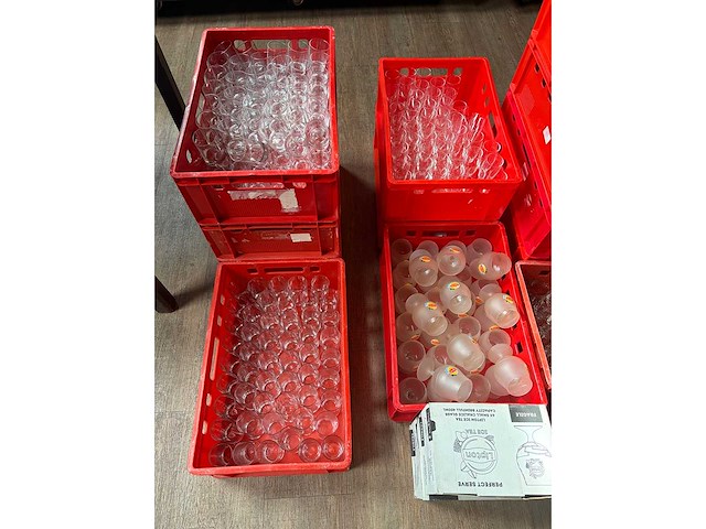 Partij drinkglazen (14 kratten) - afbeelding 1 van  3