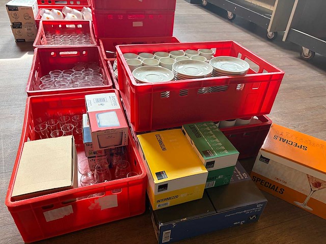 Partij drinkglazen (14 kratten) - afbeelding 2 van  3