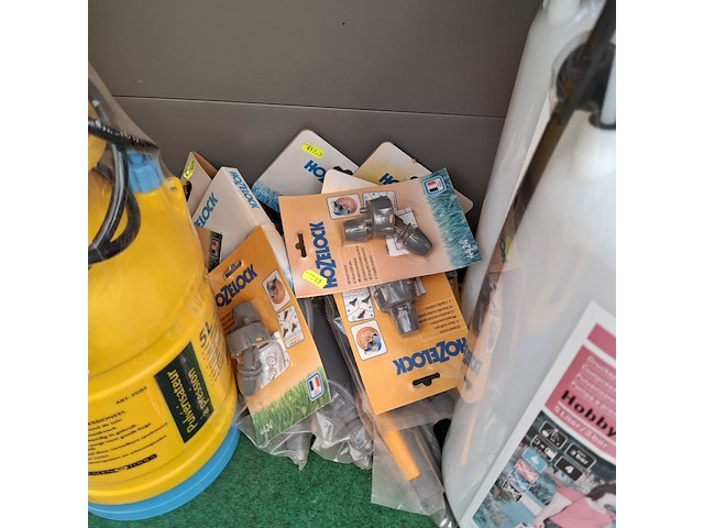 Partij drukspuiten en toebehoren o.a. hozelock - afbeelding 12 van  12