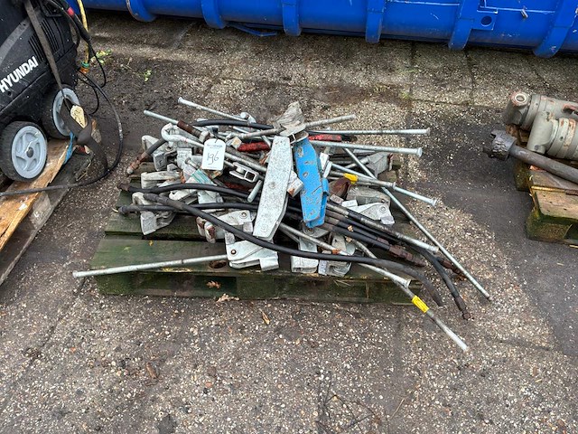 Partij dubbellucht haken - afbeelding 1 van  3