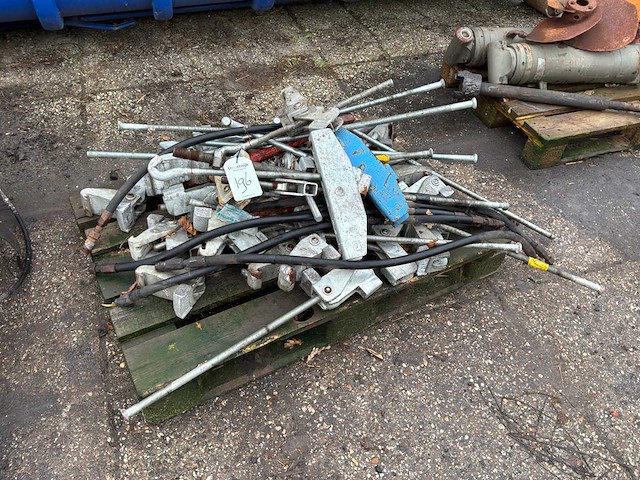 Partij dubbellucht haken - afbeelding 2 van  3