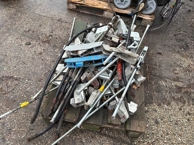 Partij dubbellucht haken - afbeelding 3 van  3