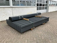 Partij dubbelstaafs hekwerk 203 cm hoog 8 / 6 / 8 met palen - afbeelding 3 van  5