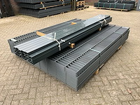 Partij dubbelstaafs hekwerk 203 cm hoog 8 / 6 / 8 met palen - afbeelding 5 van  5