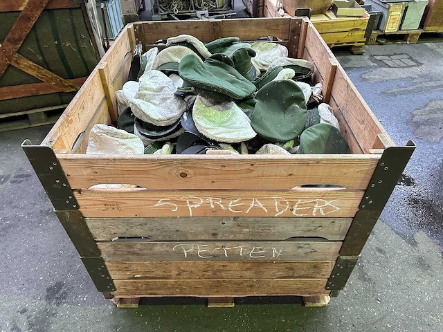 Partij duitse petten - afbeelding 1 van  3