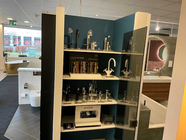 Partij dummy wastafelkranen - afbeelding 1 van  5