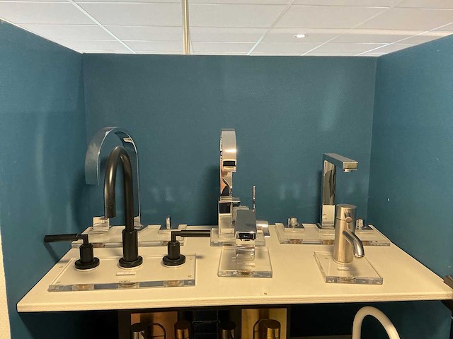 Partij dummy wastafelkranen - afbeelding 2 van  5