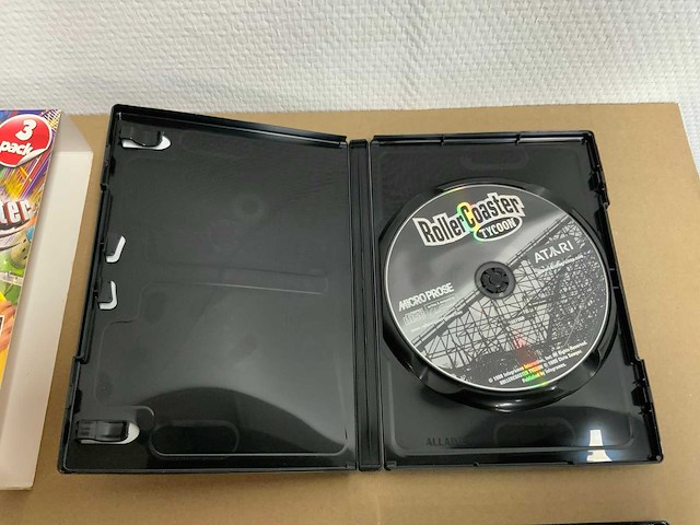 Partij dvd's, cd's, vhs, stripboeken, magazines - afbeelding 15 van  27