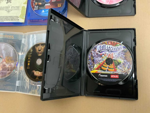 Partij dvd's, cd's, vhs, stripboeken, magazines - afbeelding 17 van  27