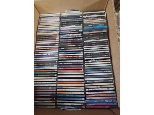 Partij dvd,s en cd,s nieuw en gebruikt orginale 161 dvd,s en 460 cd,s aantal 620 stuks. - afbeelding 1 van  11