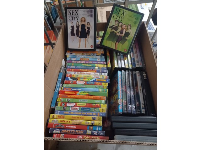 Partij dvd,s en cd,s nieuw en gebruikt orginale 161 dvd,s en 460 cd,s aantal 620 stuks. - afbeelding 10 van  11