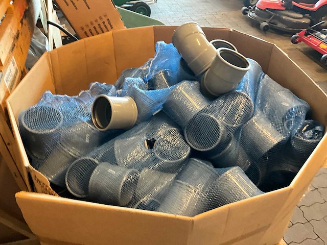 Partij dyka pvc koppelingen ø 125 mm - afbeelding 2 van  5