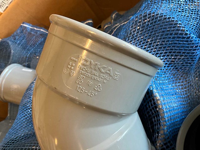Partij dyka pvc koppelingen ø 125 mm - afbeelding 4 van  5