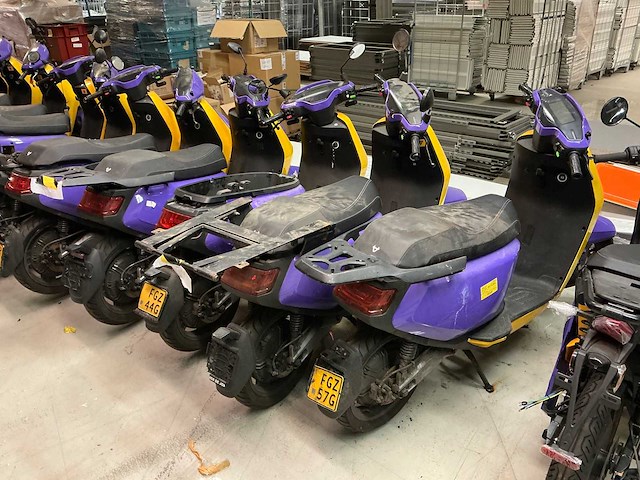 Partij e-scooters - afbeelding 2 van  19