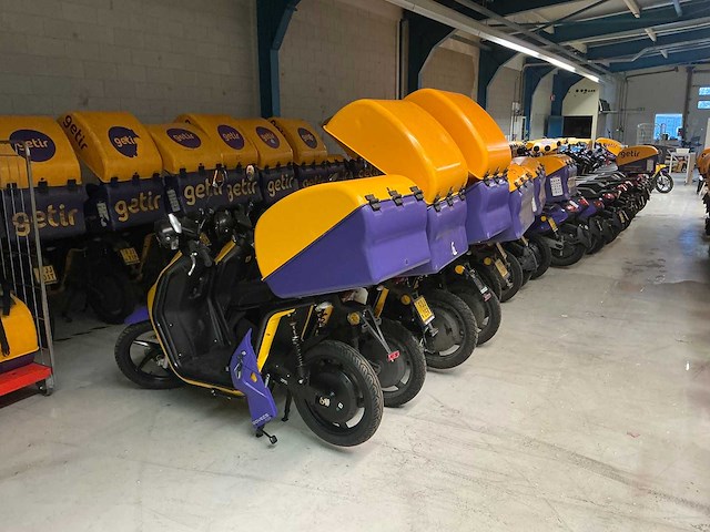 Partij e-scooters - afbeelding 18 van  19