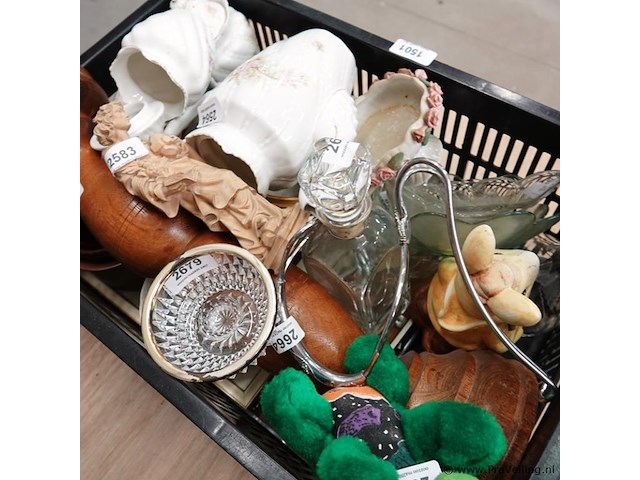 Partij eerdere kavels in krat - afbeelding 5 van  5