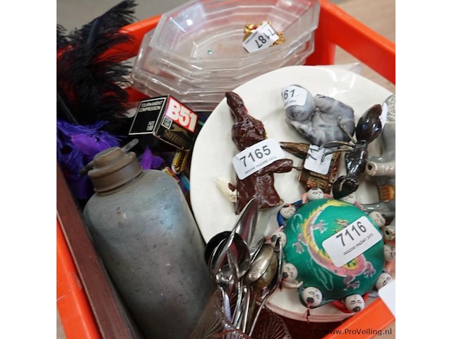 Partij eerdere kavels in plastic bak - afbeelding 4 van  5