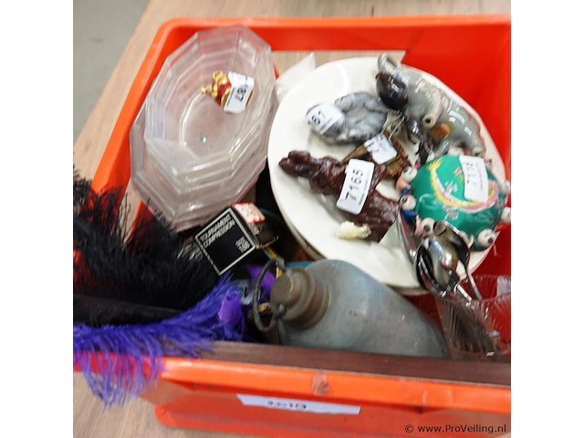 Partij eerdere kavels in plastic bak - afbeelding 5 van  5