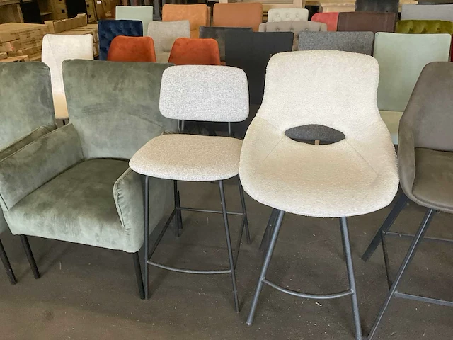 Partij eetkamerstoelen/barkrukken (43x) - afbeelding 3 van  35