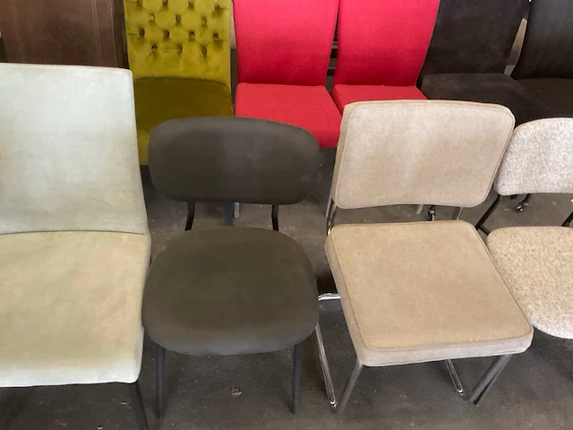 Partij eetkamerstoelen/barkrukken (43x) - afbeelding 10 van  35