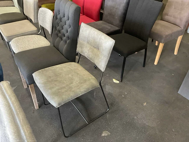 Partij eetkamerstoelen/barkrukken (43x) - afbeelding 15 van  35