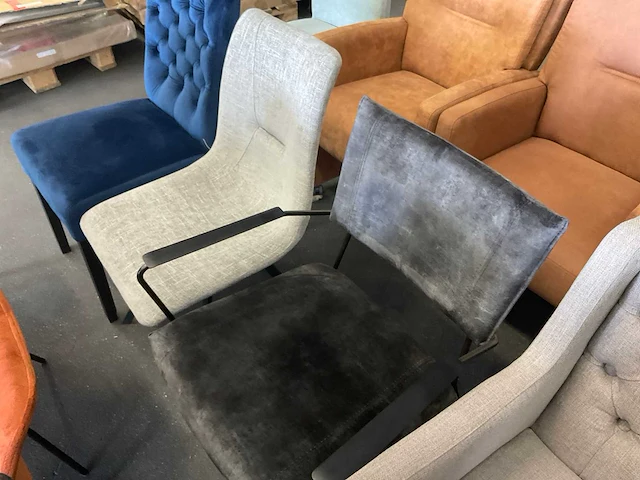 Partij eetkamerstoelen/barkrukken (43x) - afbeelding 21 van  35
