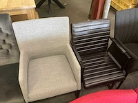 Partij eetkamerstoelen/barkrukken (43x) - afbeelding 27 van  35