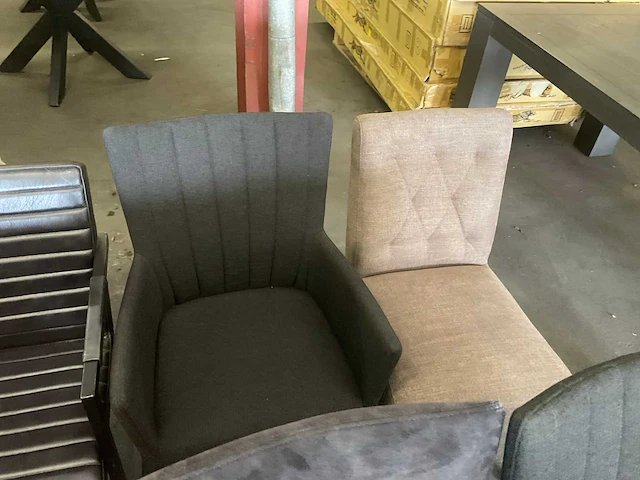 Partij eetkamerstoelen/barkrukken (43x) - afbeelding 28 van  35