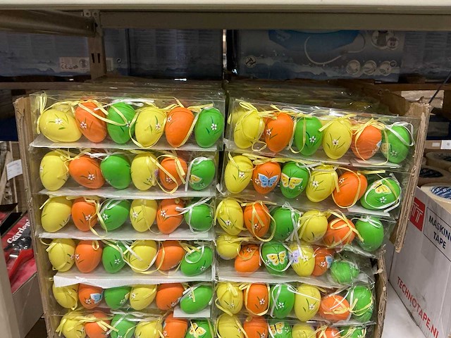 Partij eggs butterfly 6cm 6/box (96x) - afbeelding 1 van  3