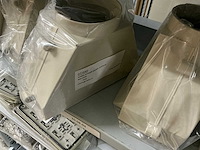 Partij einddeksels/railsteunschotten/bedieningsvensters/etc (1142x) - afbeelding 13 van  37