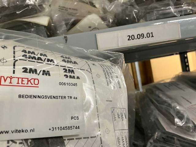 Partij einddeksels/railsteunschotten/bedieningsvensters/etc (1142x) - afbeelding 20 van  37