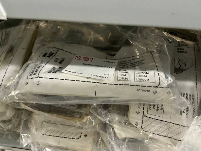 Partij einddeksels/railsteunschotten/bedieningsvensters/etc (1142x) - afbeelding 27 van  37