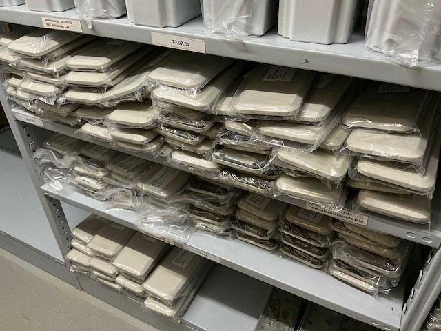 Partij einddeksels/railsteunschotten/bedieningsvensters/etc (1142x) - afbeelding 36 van  37