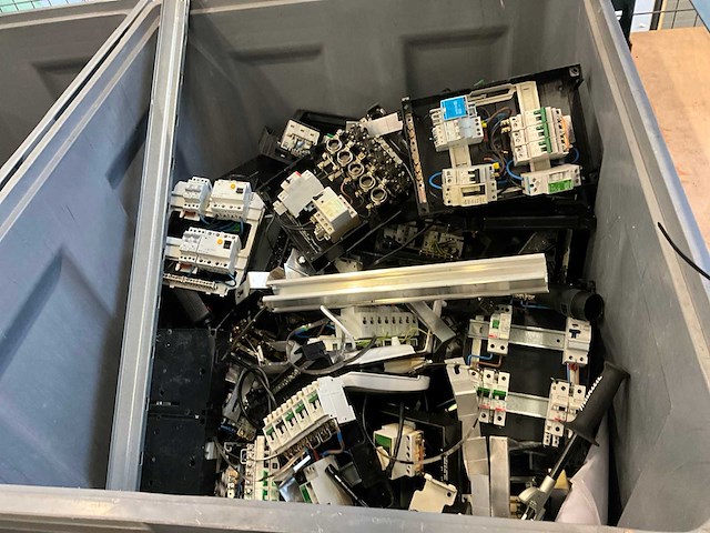 Partij electra recycling materiaal - afbeelding 4 van  5