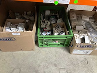 Partij electrisch installatie materiaal - afbeelding 1 van  1