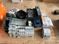 Partij electro componenten - afbeelding 1 van  4