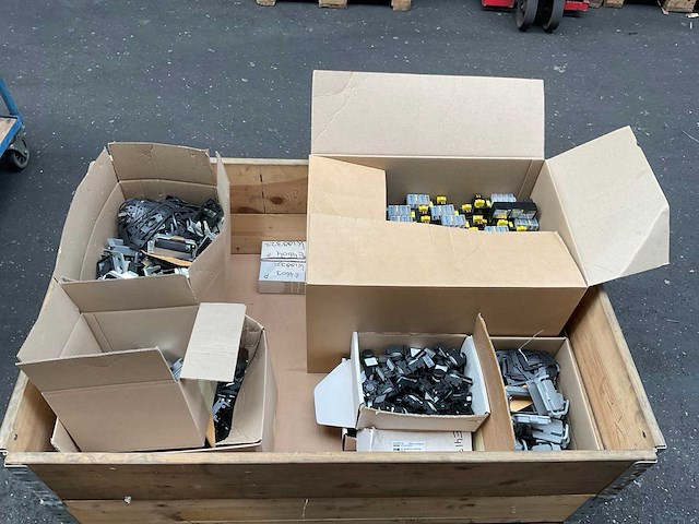 Partij electro onderdelen - afbeelding 9 van  9