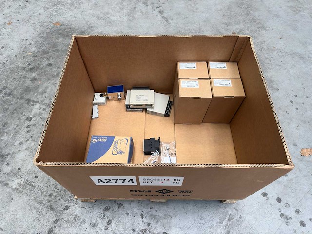 Partij electronica & automatisering endress + hauser, weg, omron - afbeelding 1 van  5