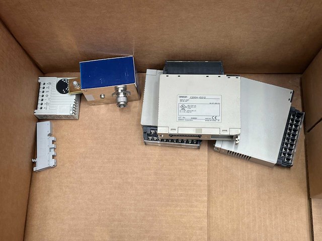 Partij electronica & automatisering endress + hauser, weg, omron - afbeelding 4 van  5