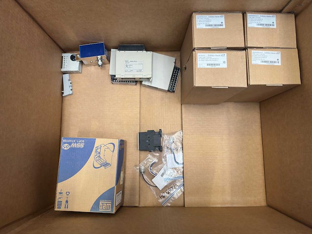 Partij electronica & automatisering endress + hauser, weg, omron - afbeelding 5 van  5