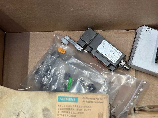 Partij electronica & automatisering - afbeelding 5 van  8