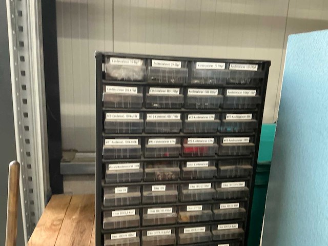 Partij electronica onderdelen met ladenkastje (4x) - afbeelding 12 van  14