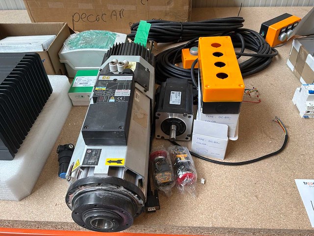 Partij electronica - afbeelding 3 van  7