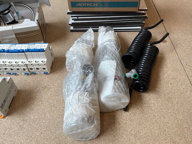 Partij electronica - afbeelding 6 van  7