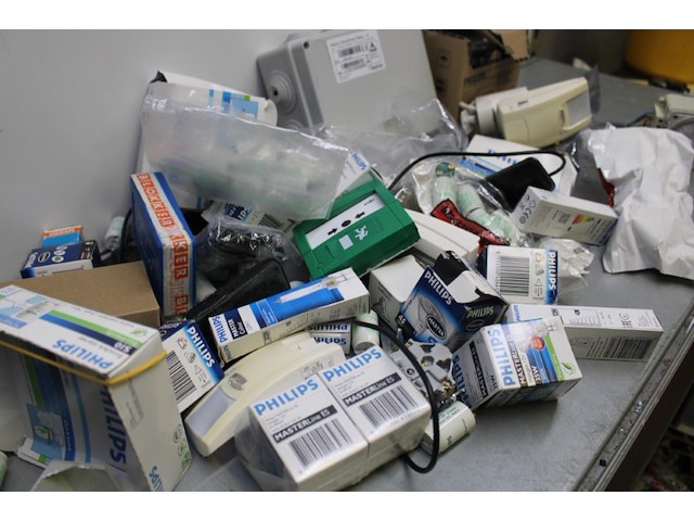 Partij electronica - afbeelding 8 van  11