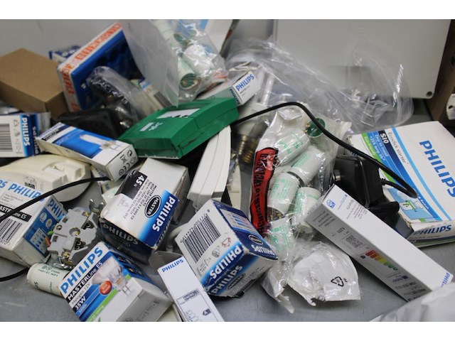 Partij electronica - afbeelding 11 van  11